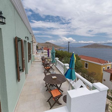 Roulas Apartments Chalki Town Extérieur photo