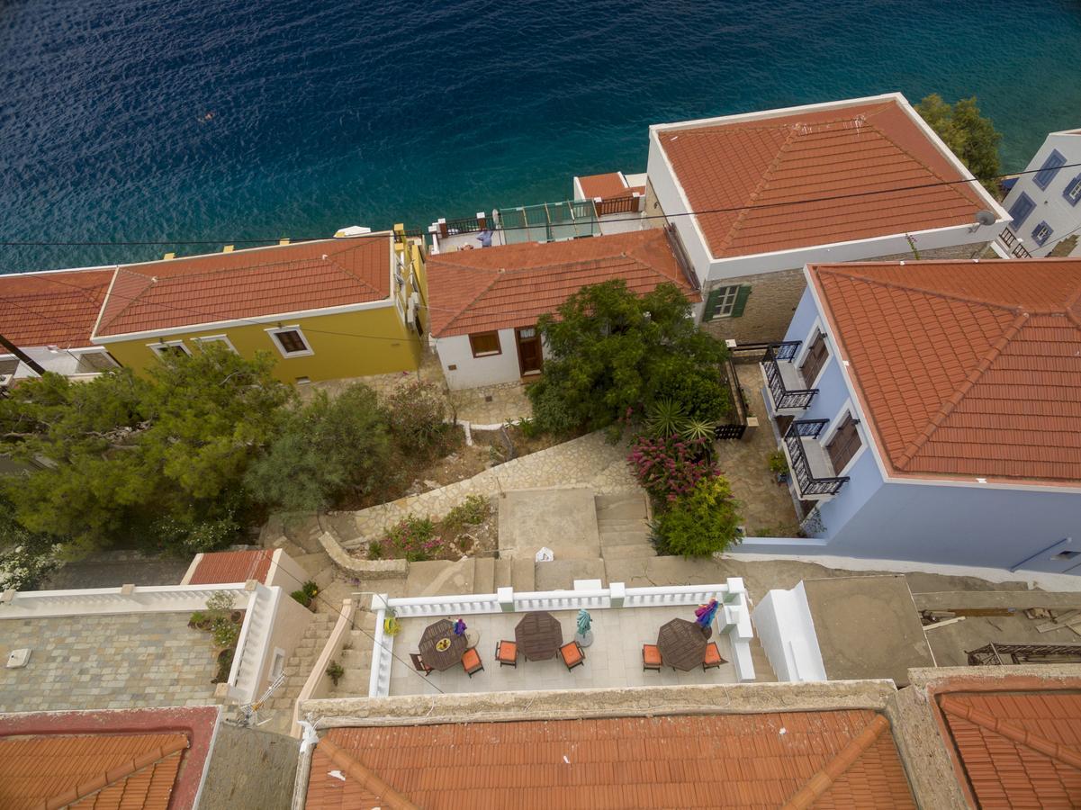 Roulas Apartments Chalki Town Extérieur photo