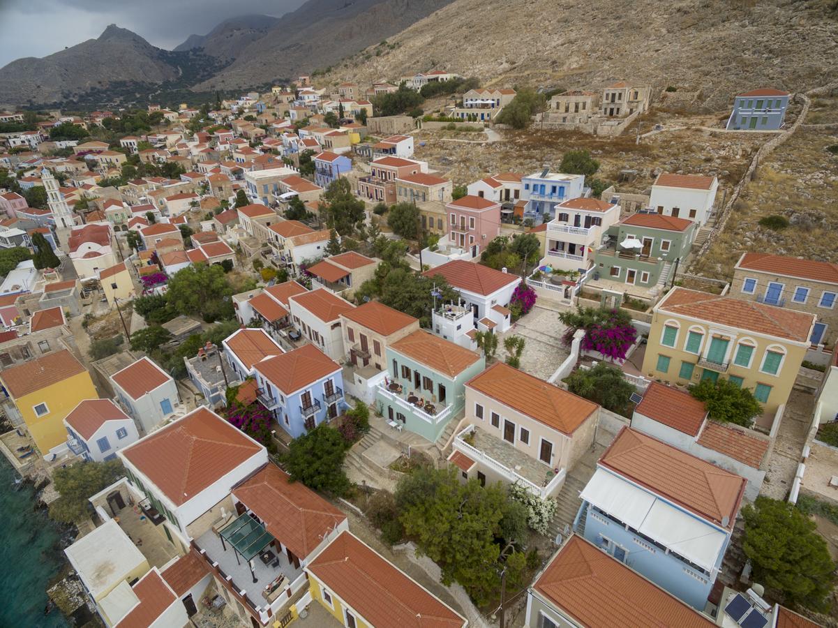 Roulas Apartments Chalki Town Extérieur photo