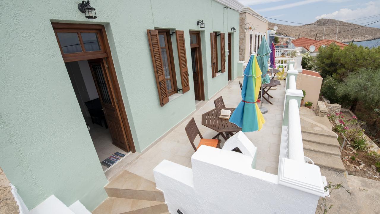 Roulas Apartments Chalki Town Extérieur photo