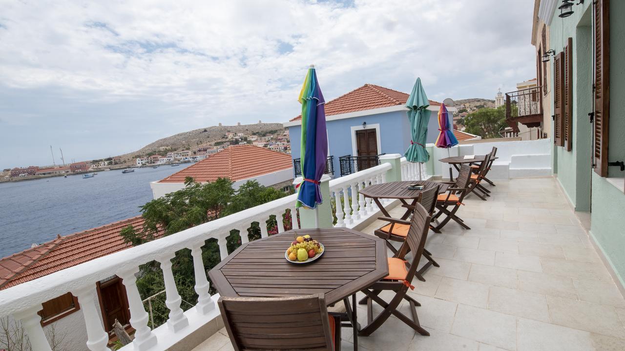 Roulas Apartments Chalki Town Extérieur photo