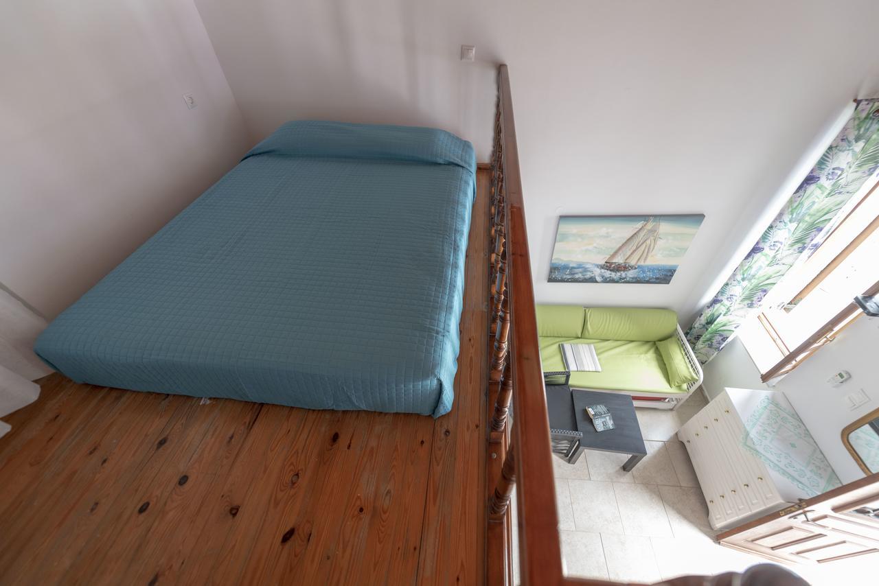Roulas Apartments Chalki Town Extérieur photo